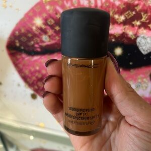 New Mac Foundation Studio Fix Fluid Foundation  SPF 15 NW50 100% Authentic